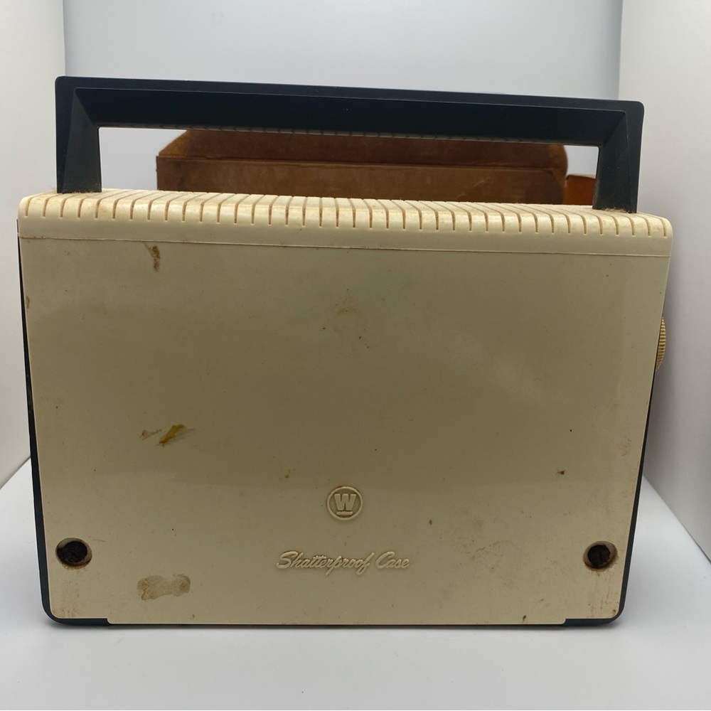 Vintage Retro Westinghouse Radio with Leather Case, MCM aesthetic NOT TESTED - Picture 6 of 6